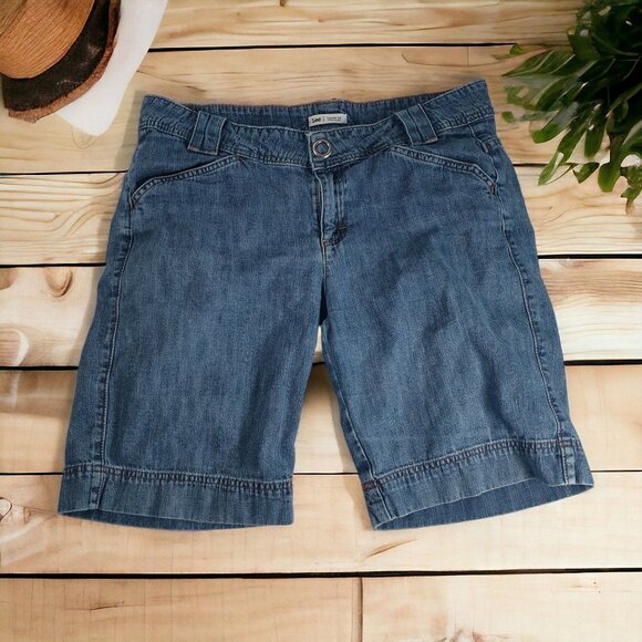 Lee Low On The Waist 32 IN Size 10M Denim Bermuda Jean Shorts Casual Snap Button - Picture 1 of 9